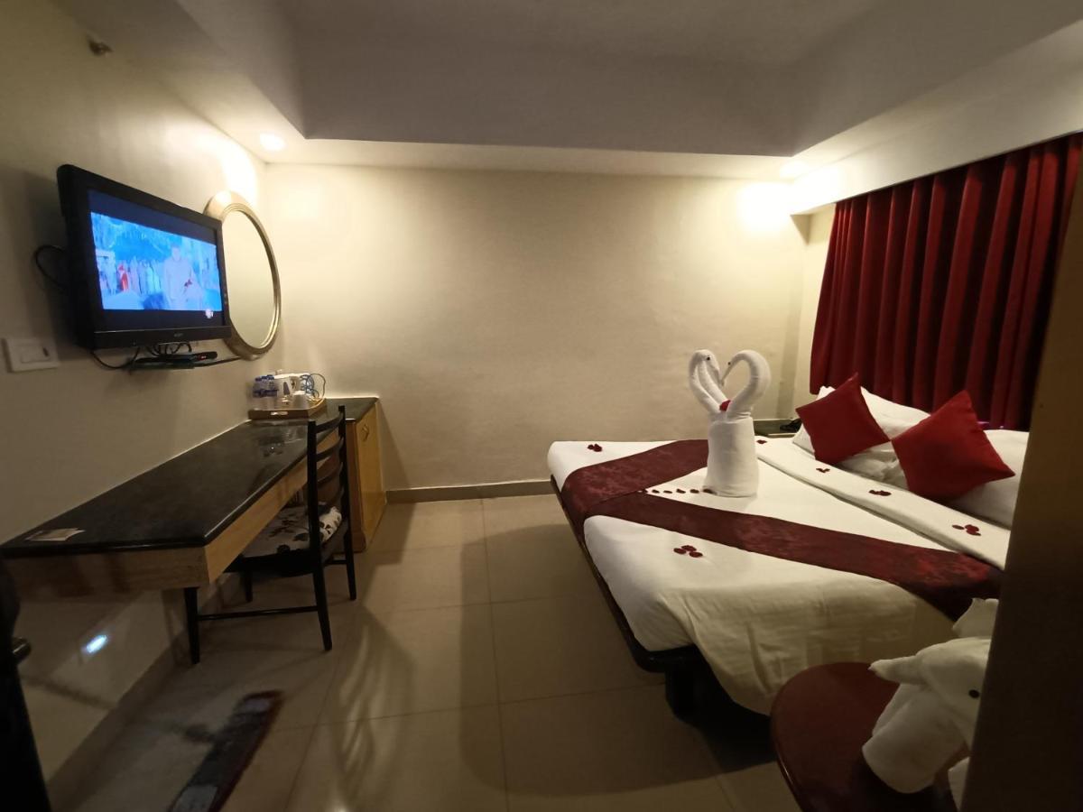 Savera Hotel Chennai Ngoại thất bức ảnh