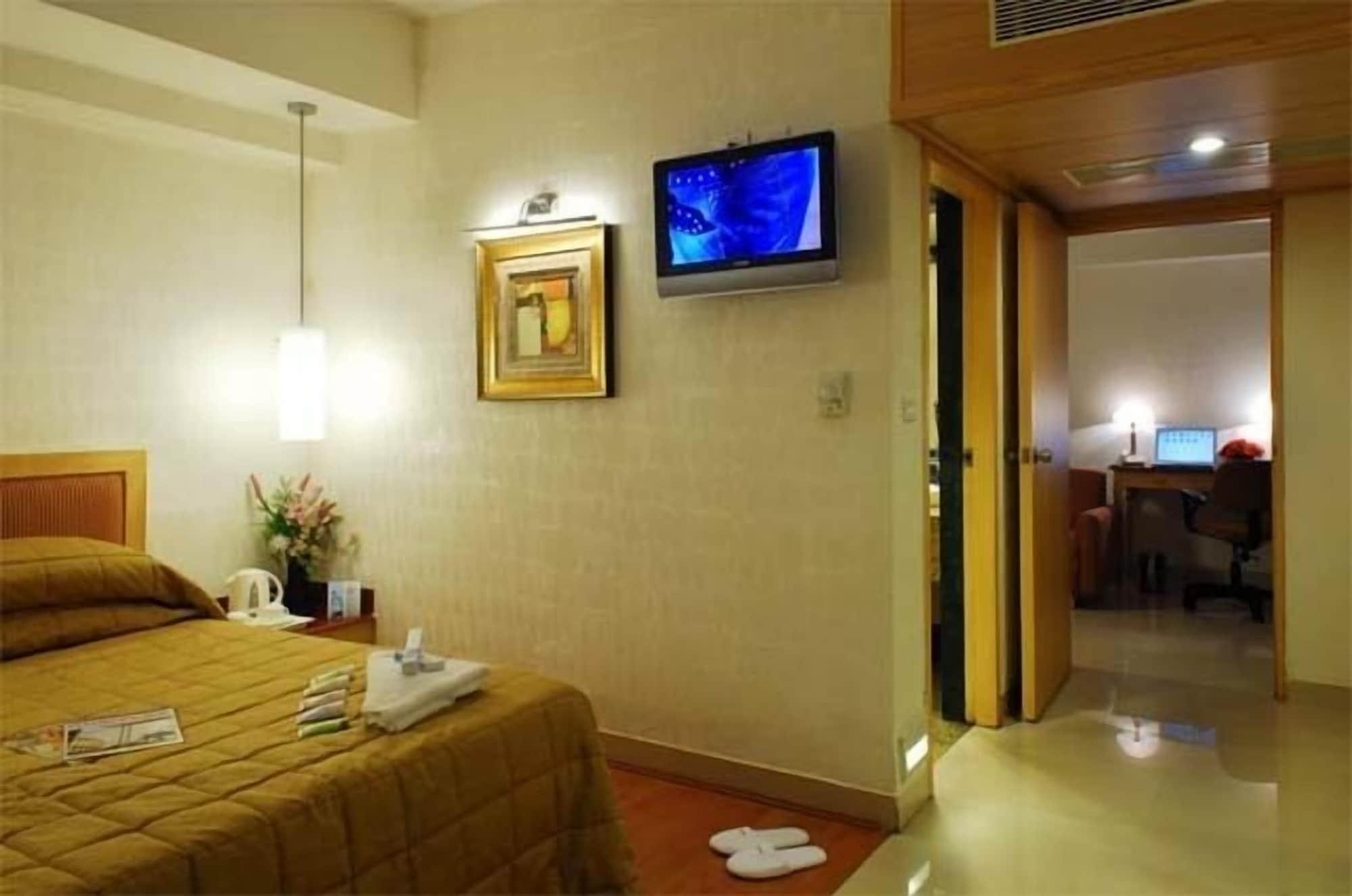 Savera Hotel Chennai Ngoại thất bức ảnh