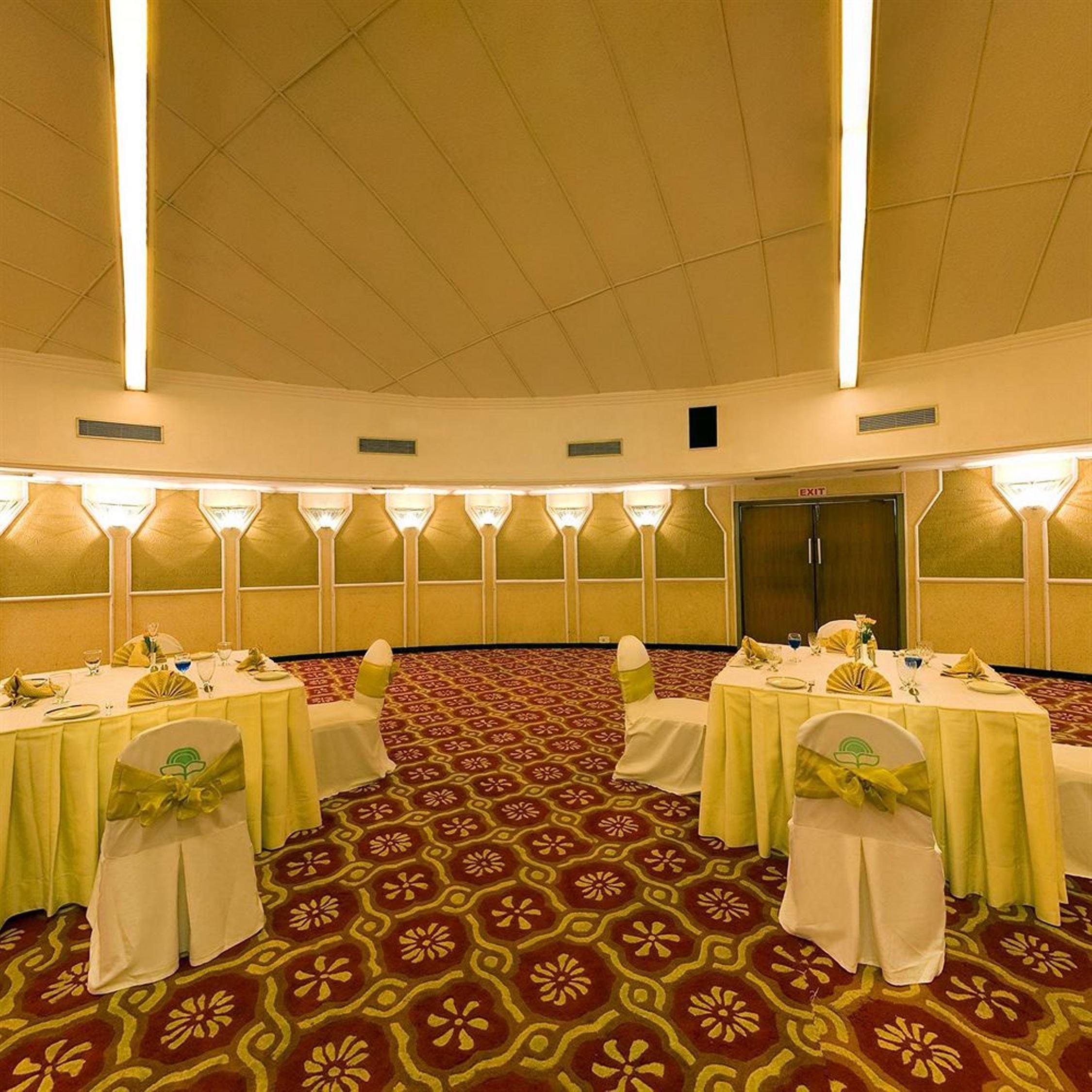 Savera Hotel Chennai Ngoại thất bức ảnh