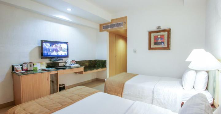Savera Hotel Chennai Ngoại thất bức ảnh