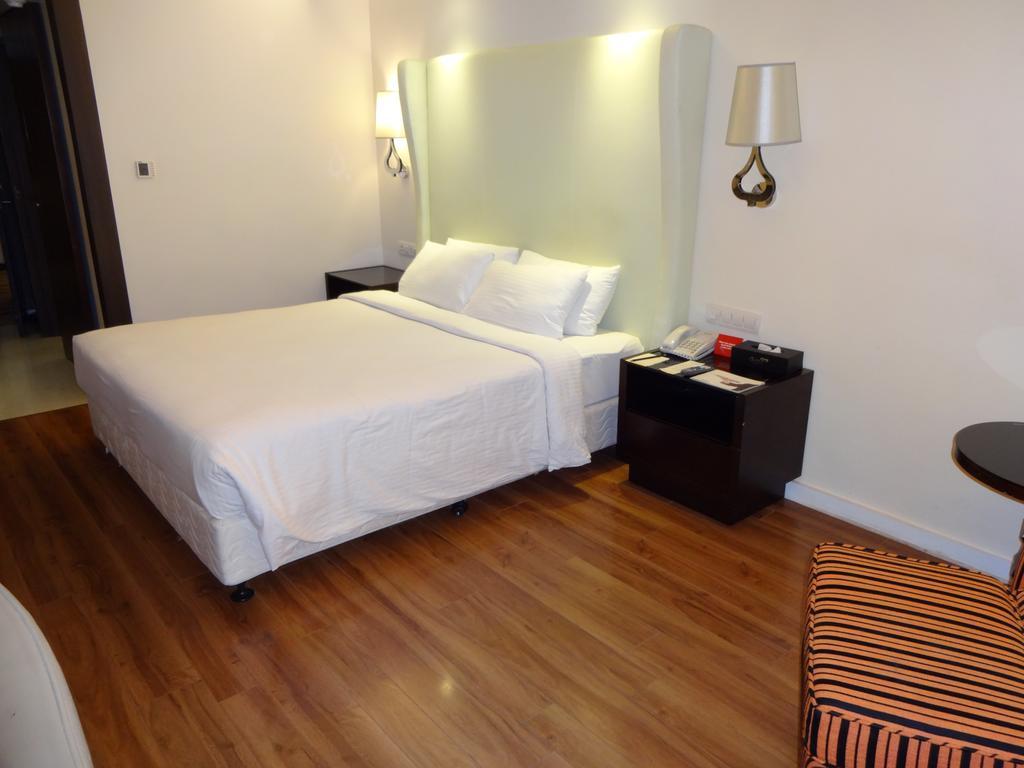 Savera Hotel Chennai Phòng bức ảnh