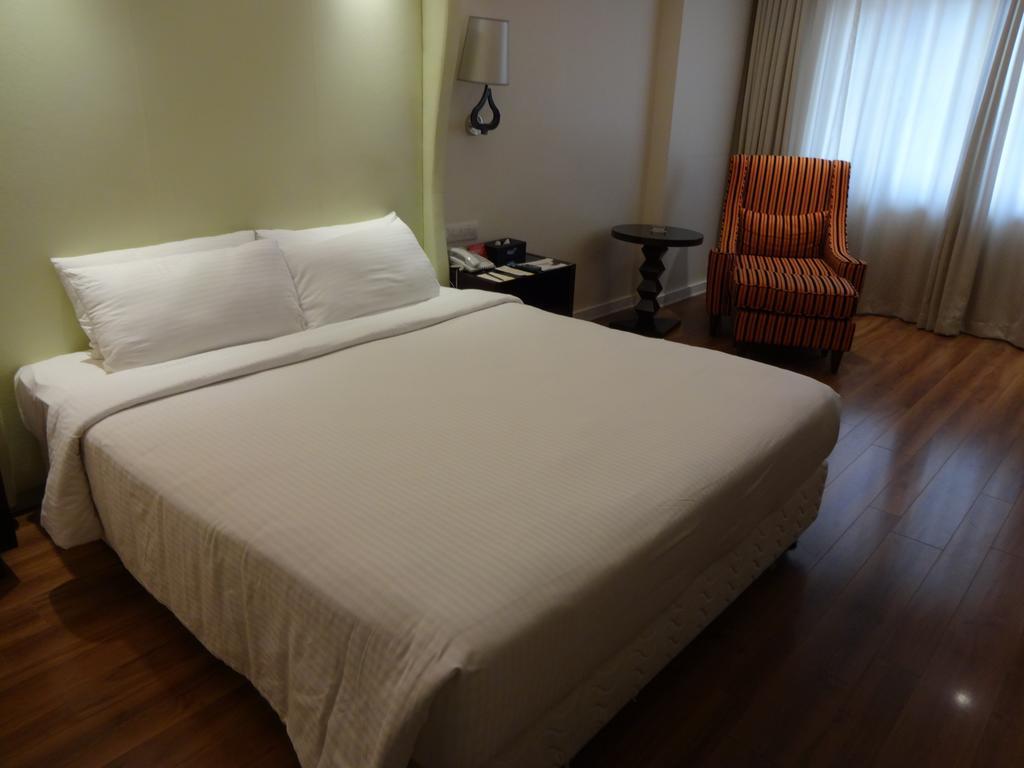 Savera Hotel Chennai Phòng bức ảnh