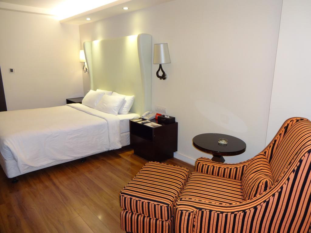 Savera Hotel Chennai Ngoại thất bức ảnh