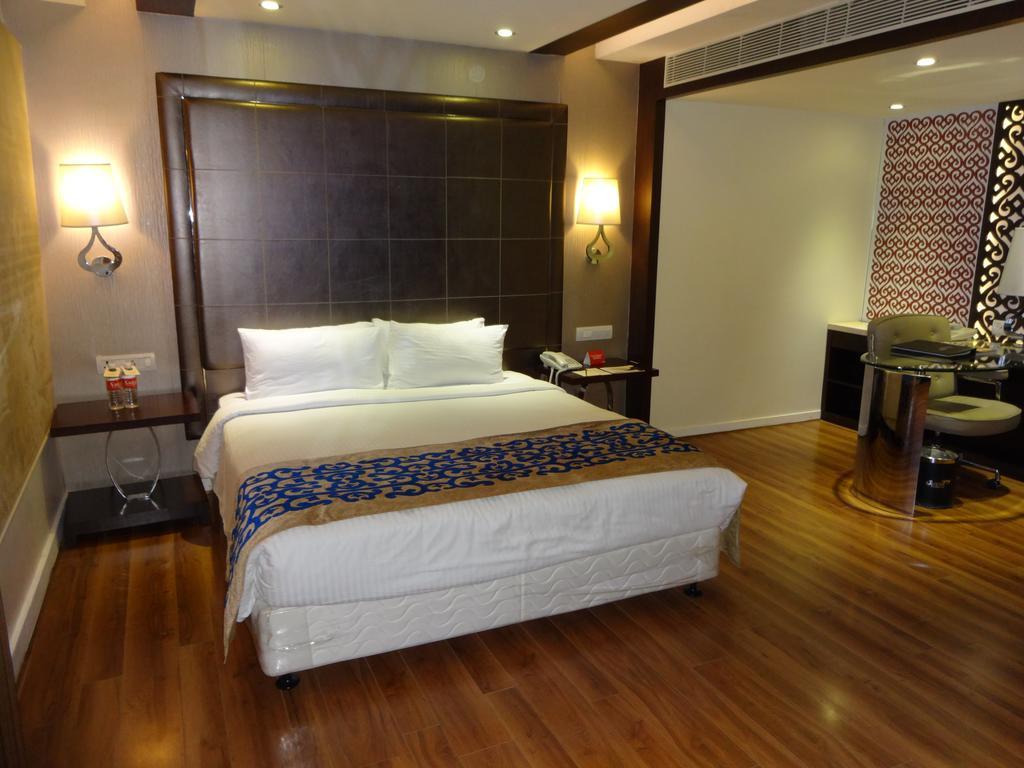 Savera Hotel Chennai Phòng bức ảnh